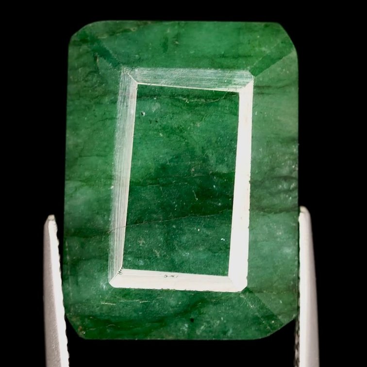 19.3 ct Certified Emerald gemstone ($17,350 Appraisal)