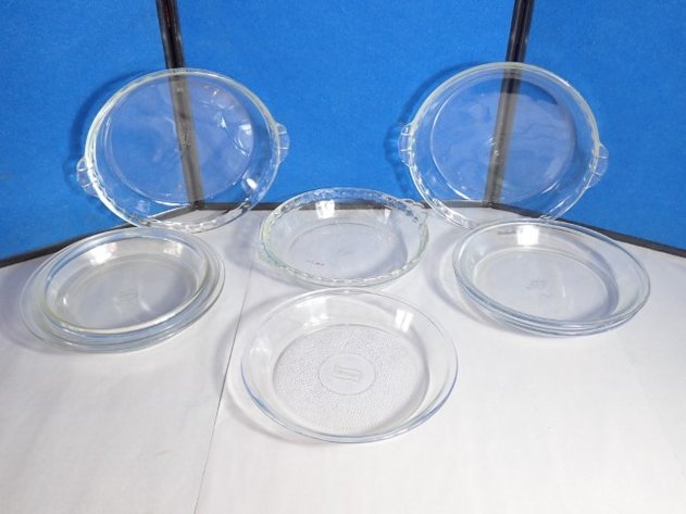 Image for Pyrex Glass Pie Plates