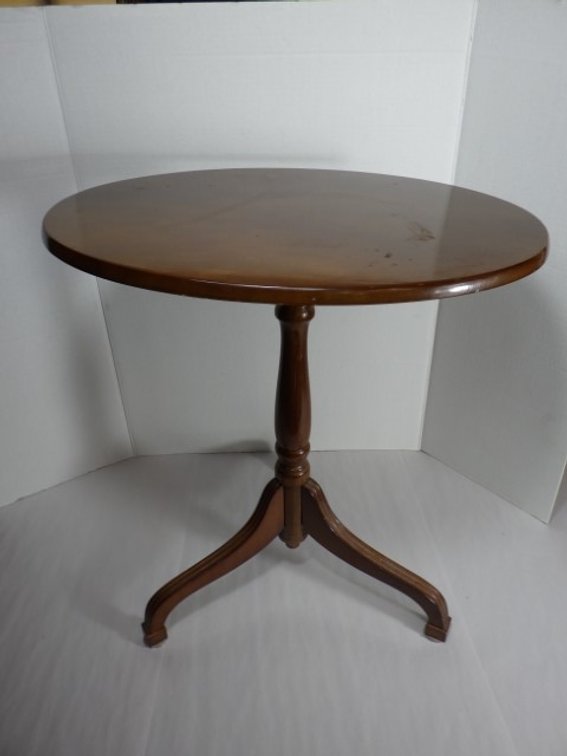 Bombay Oval Side Table