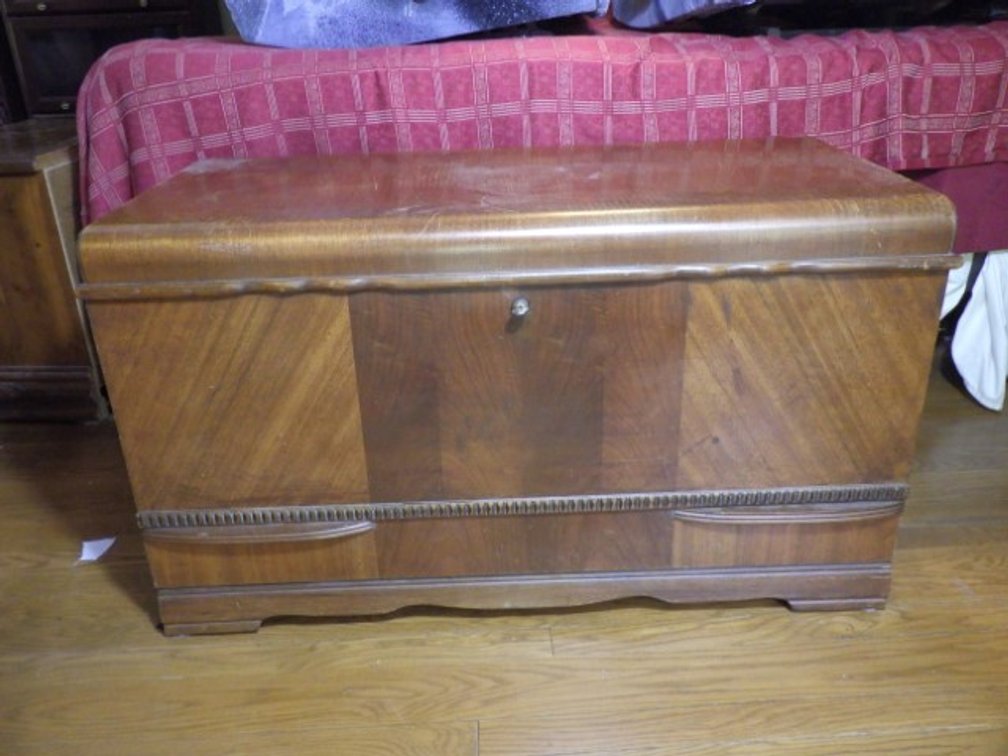 Honderich Red Seal Cedar Chest