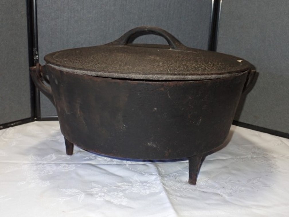 Cast Iron Dutch Oven