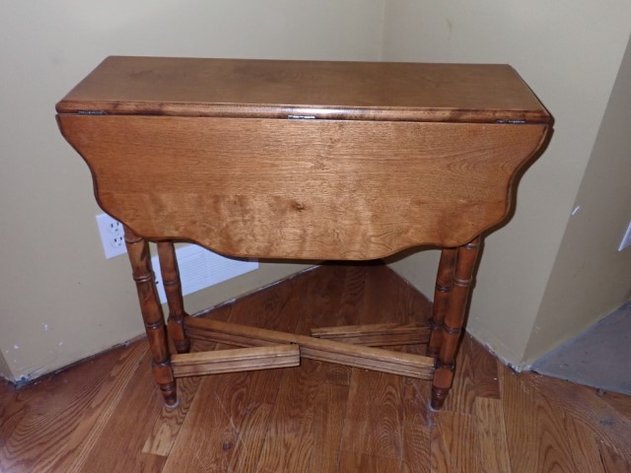 Image for Compact Gateleg Table