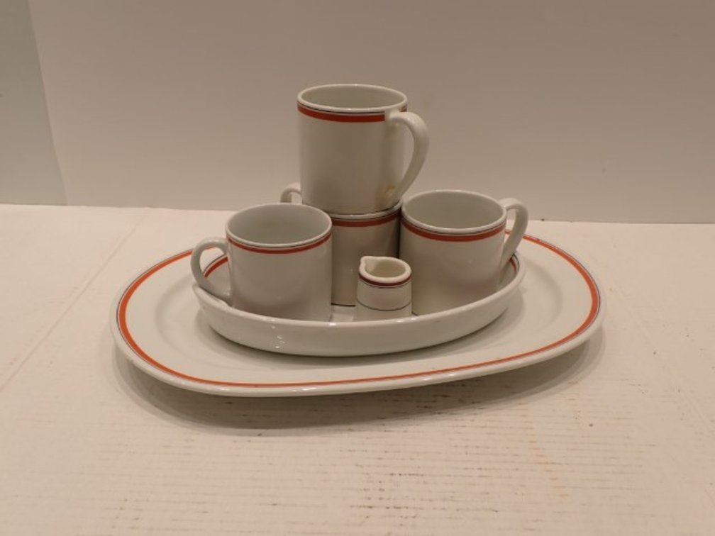 French Bistro Porcelain Serving Ware & Mug Lot – 8 Pieces