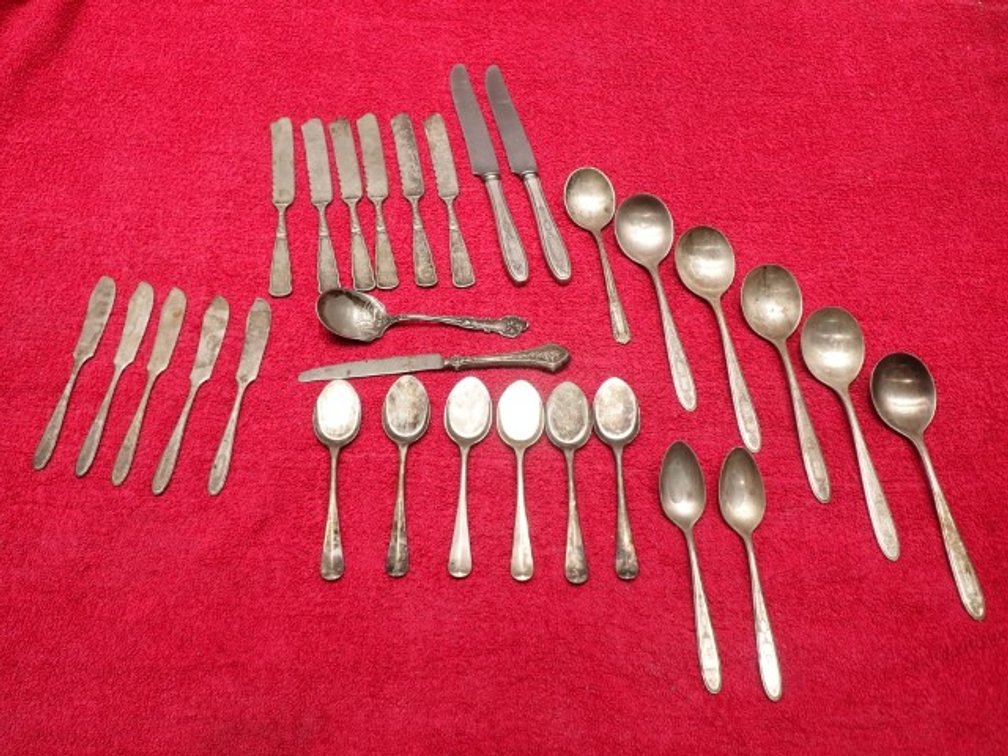 Mixed Vintage Flatware Lot – Silverplate & Stainless
