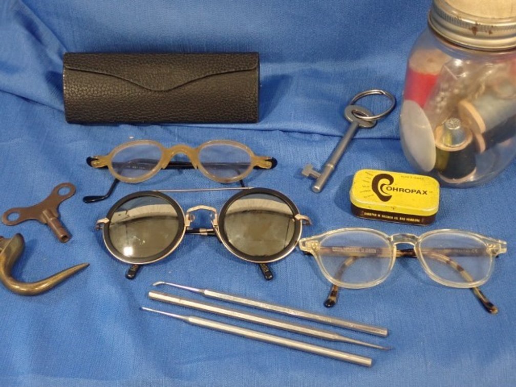 Vintage Eyeglasses, Sunglasses & Miscellaneous Collectibles Lot