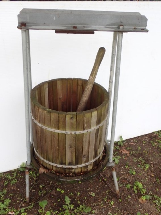 Press Barrel with Frame