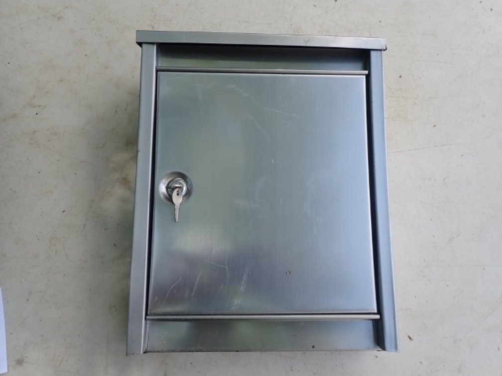 Dorsa Stainless Steel Mailbox