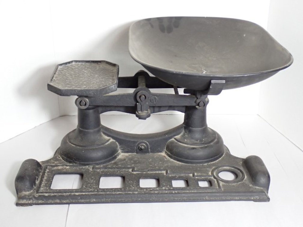 Antique Cast Iron Counter Scale