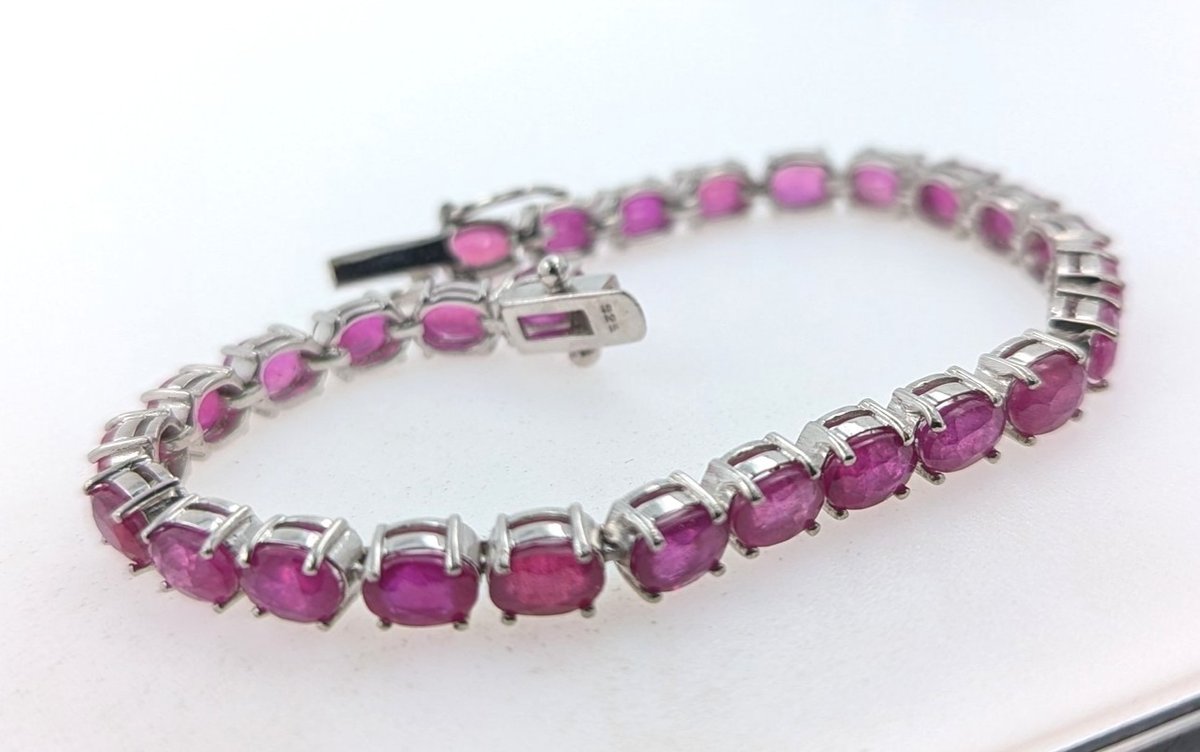 14.8 ct Certified Silver Ruby gemstone bracelet ($10,403 Appraisal)
