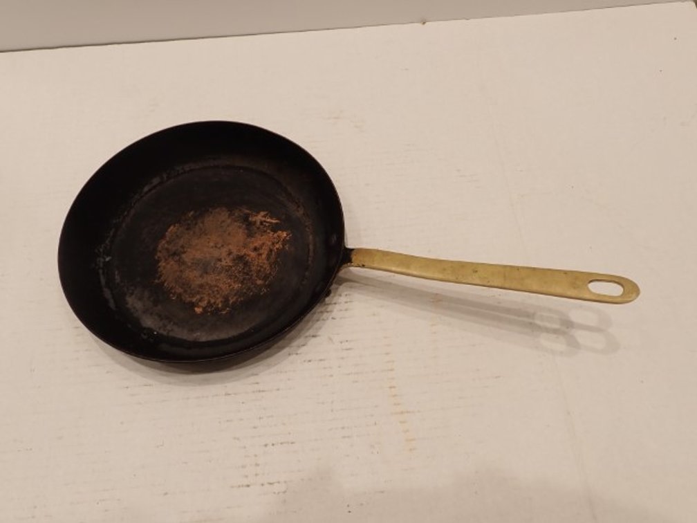 Vintage Copper Frying Pan with Brass Handle