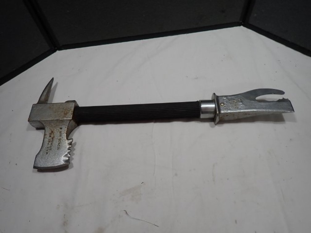 Paratech Pry-Axe