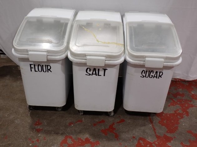 Image for Rubbermaid Bins With Lids