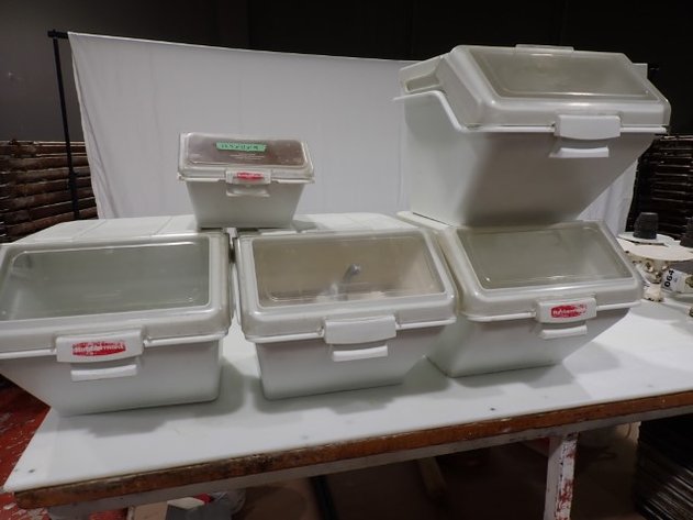 Image for Rubbermaid Lidded Bins