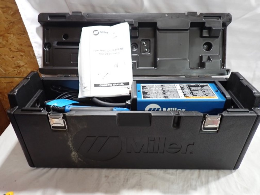 Miller Spectrum 625 X-TREME Plasma Cutter with XT40 Torch & Case