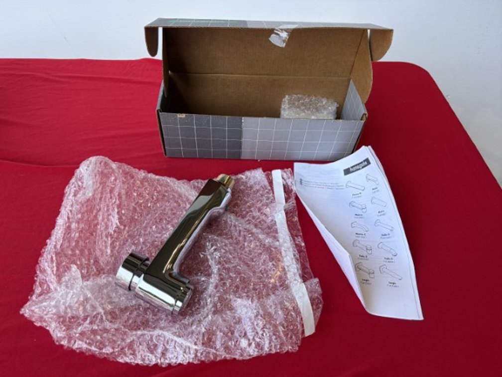 NEW Hansgrohe Tub Spout