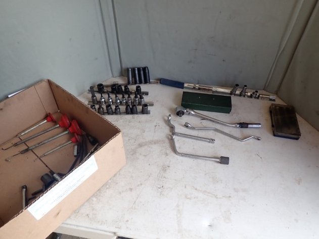 Image for Off-set wrenches + Ratchet and sockets