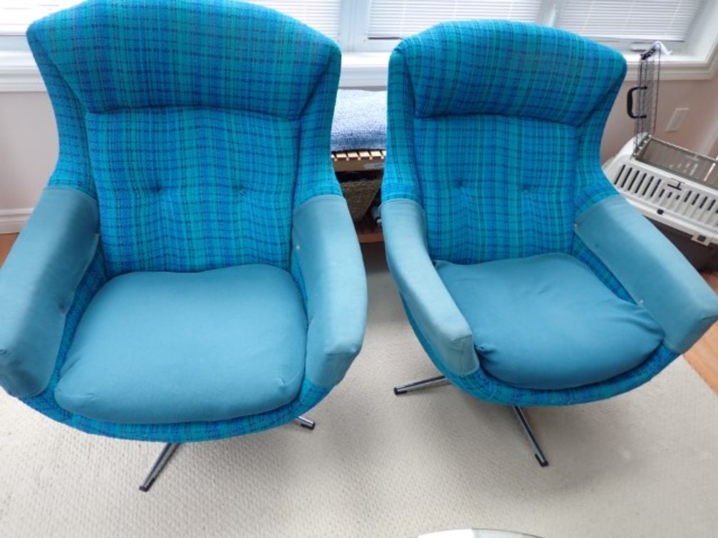 Vintage Mid-Century Modern Swivel Lounge Chairs