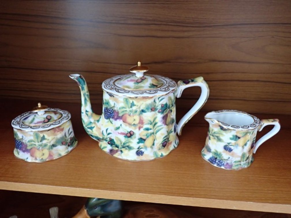 “Fruitful Thoughts” Three-Piece Porcelain Tea Set
