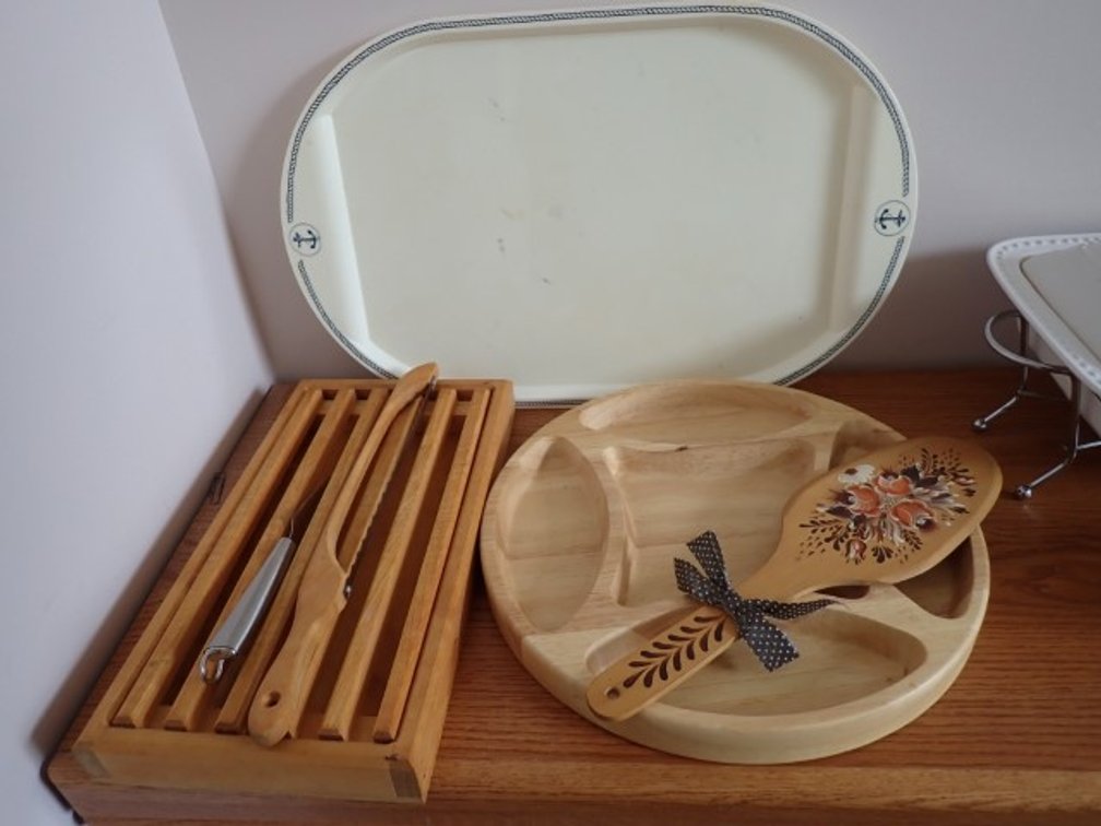 Wooden Bread Slicer and Serving Pieces