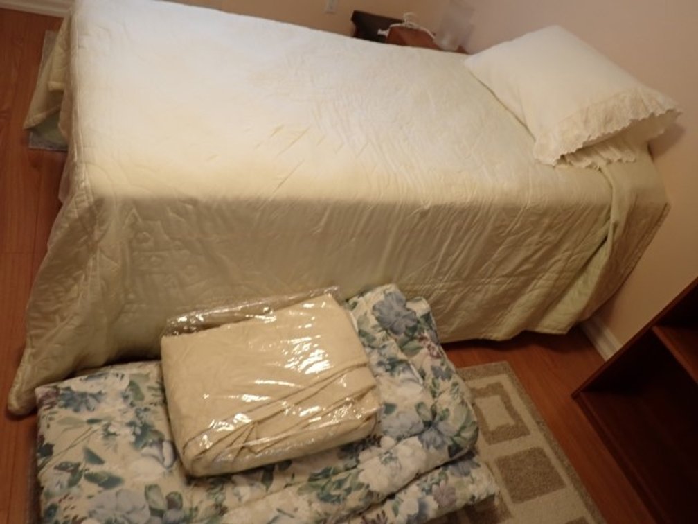 Single Bed with Bedding