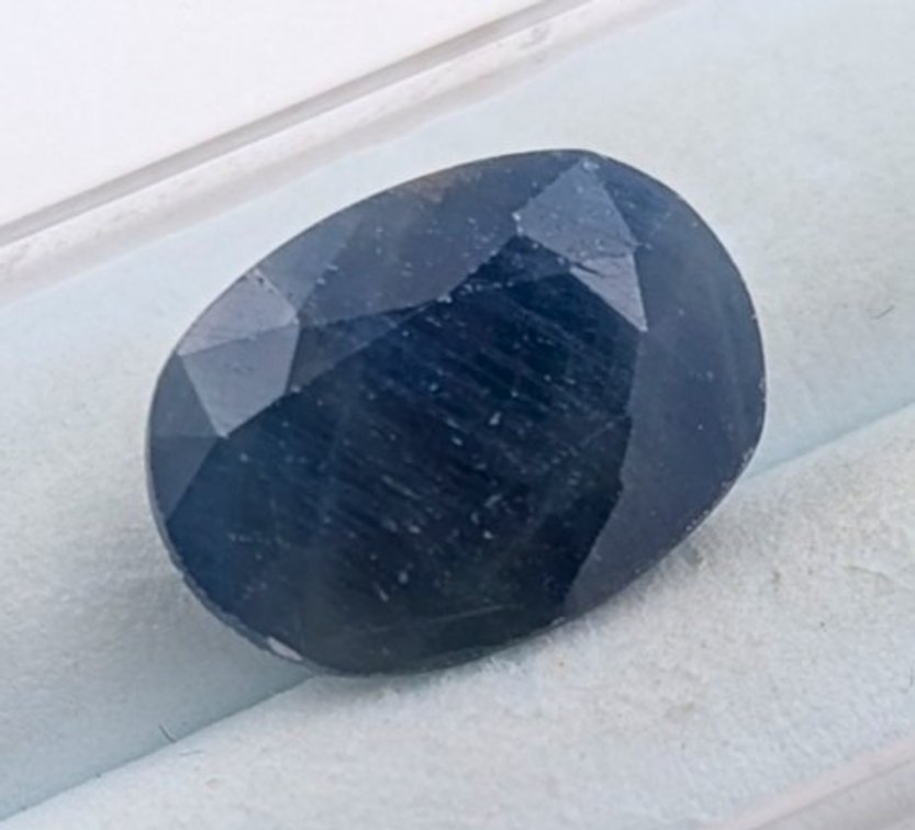 6.66 ct Certified Midnight Blue Sapphire gemstone ($7,326 Appraisal)