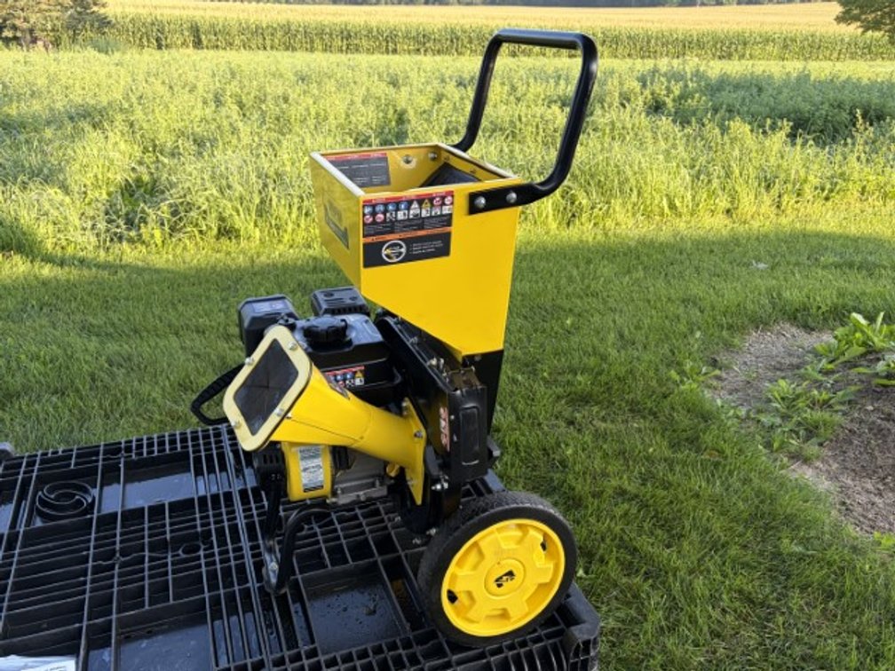 Champion 3" Gas Chipper Shredder – 224cc