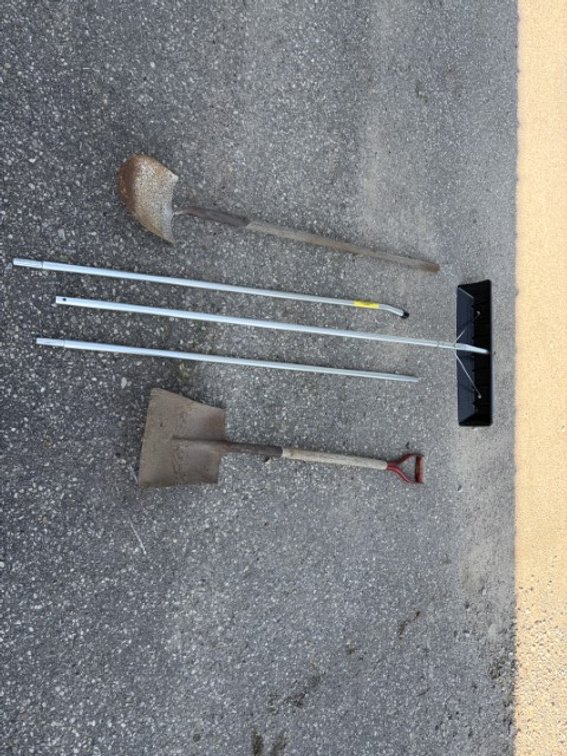 Shovels & Snow Rake