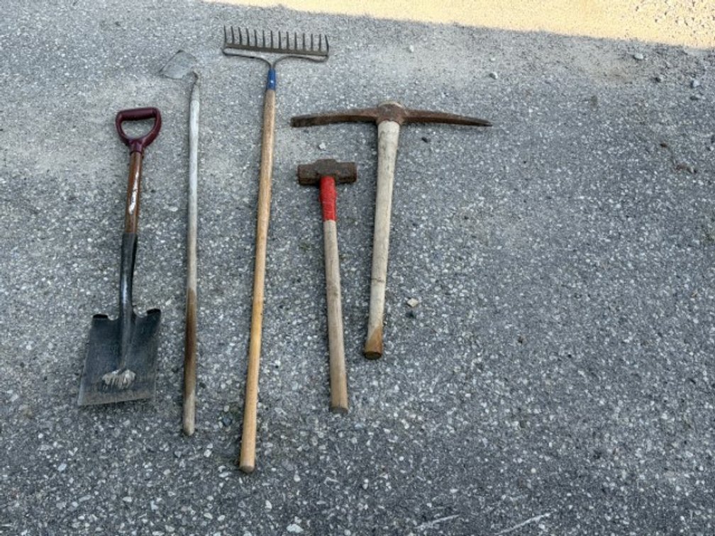 Assorted Landscaping & Garden Tools