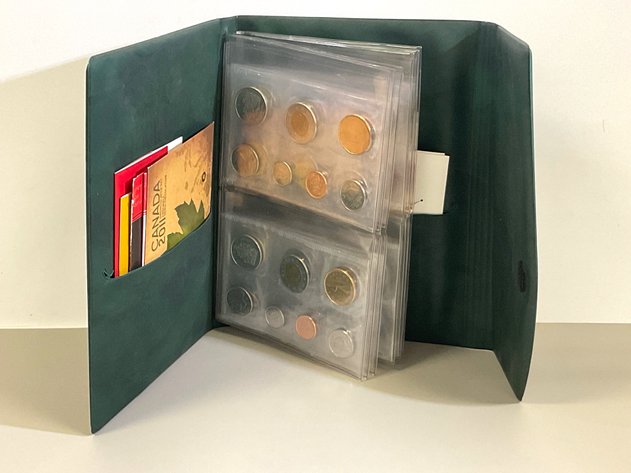 Image for RCM Wallet with 11 UNC Classic Sets
