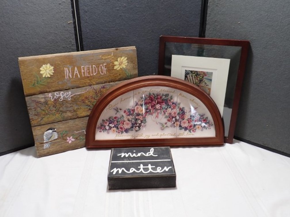Bradford Oval Plate Display +