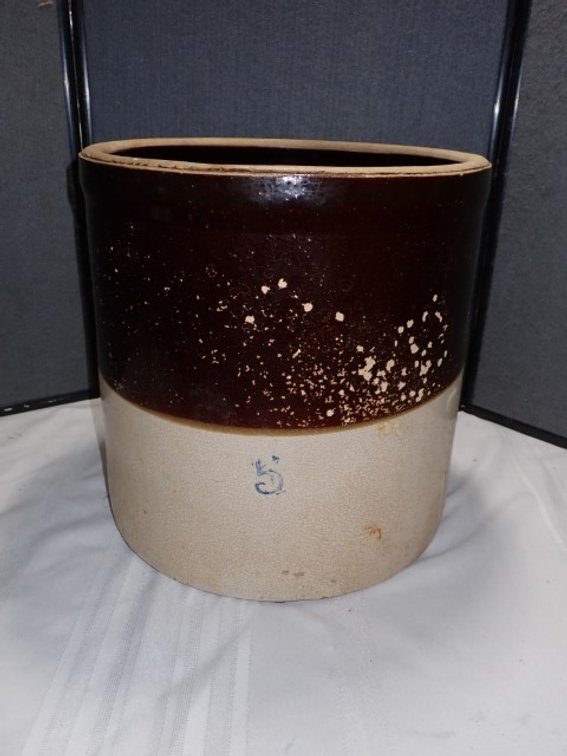 Brown Band Crock