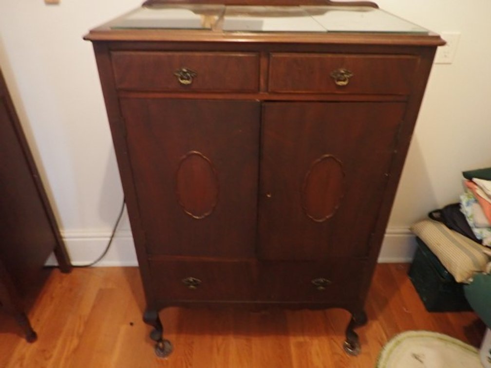 Gentleman's Chest