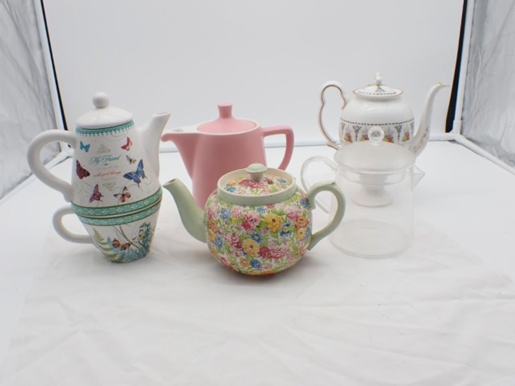 Tea Pots and Royal Albert