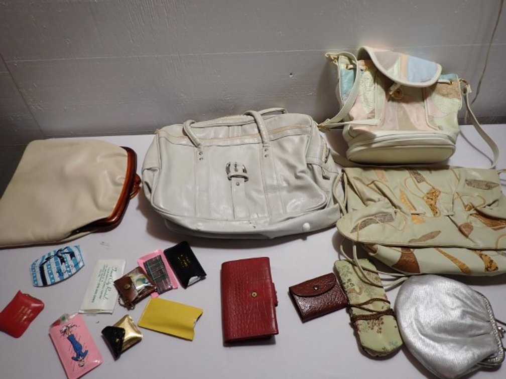 Purses & Wallets