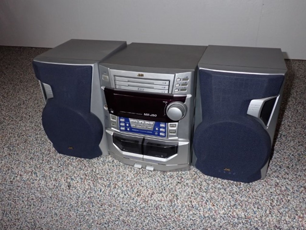 JVC Bookshelf Stereo System