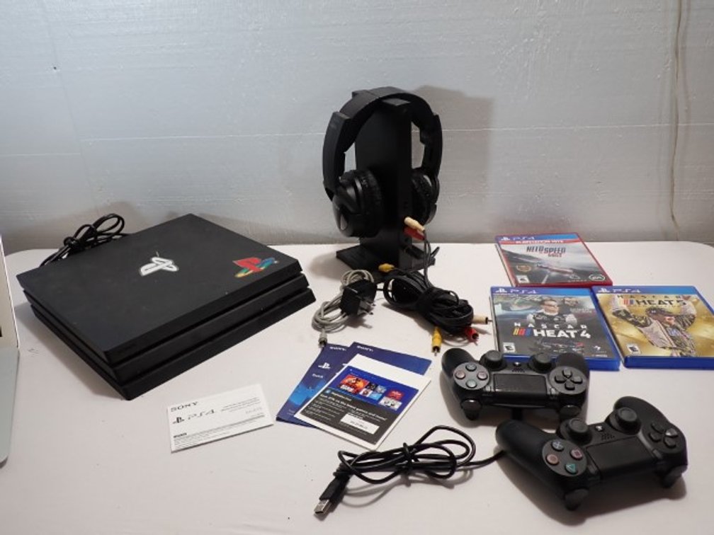 Sony PS4 plus