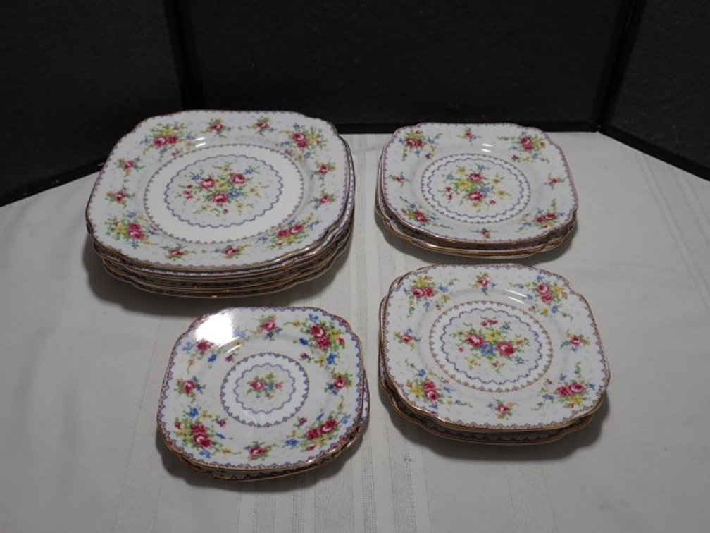 Royal Albert "Petit Point"