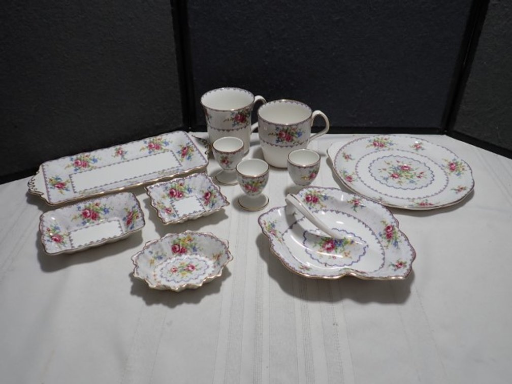 Royal Albert "Petit Point"