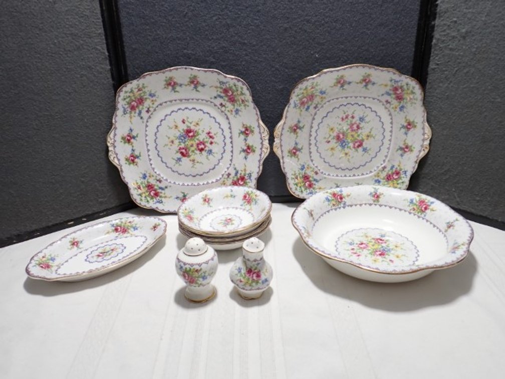 Royal Albert "Petit Point"