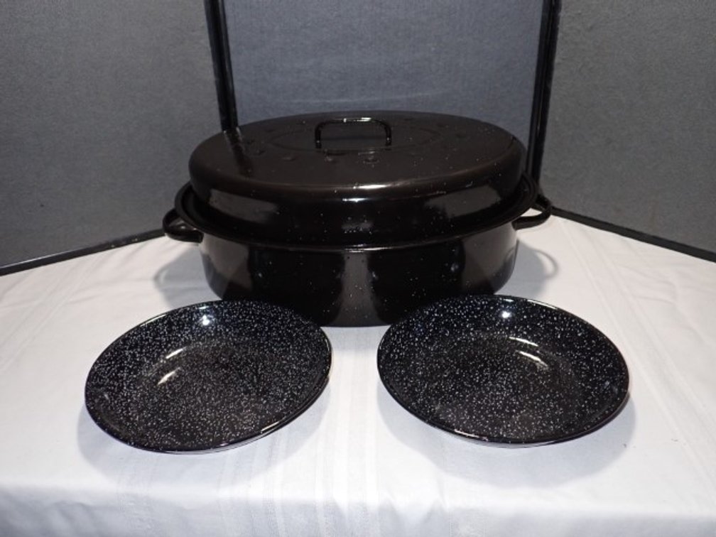 Graniteware Roaster and Plates