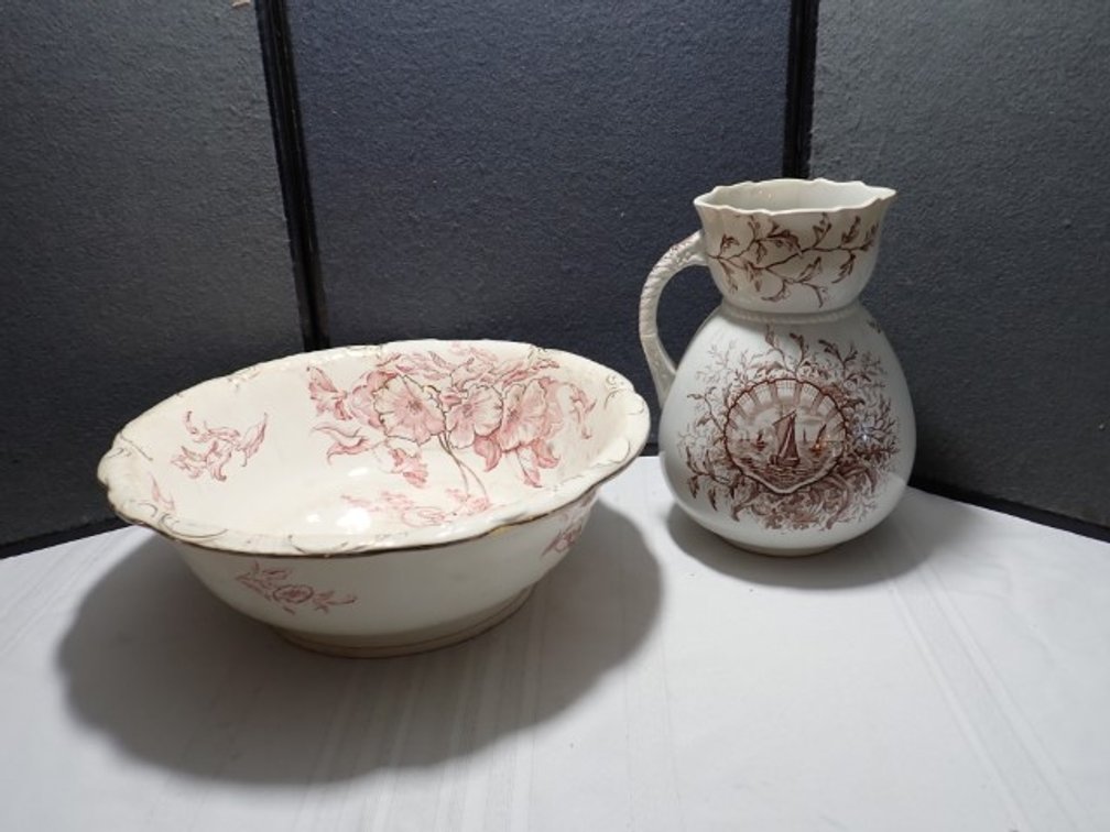 Mixed Ewer and Basin