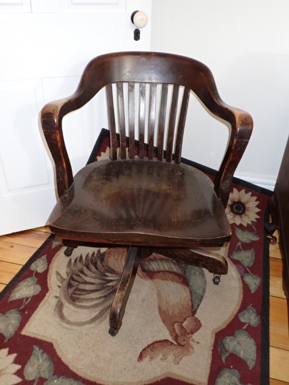 417 Swivel Chair