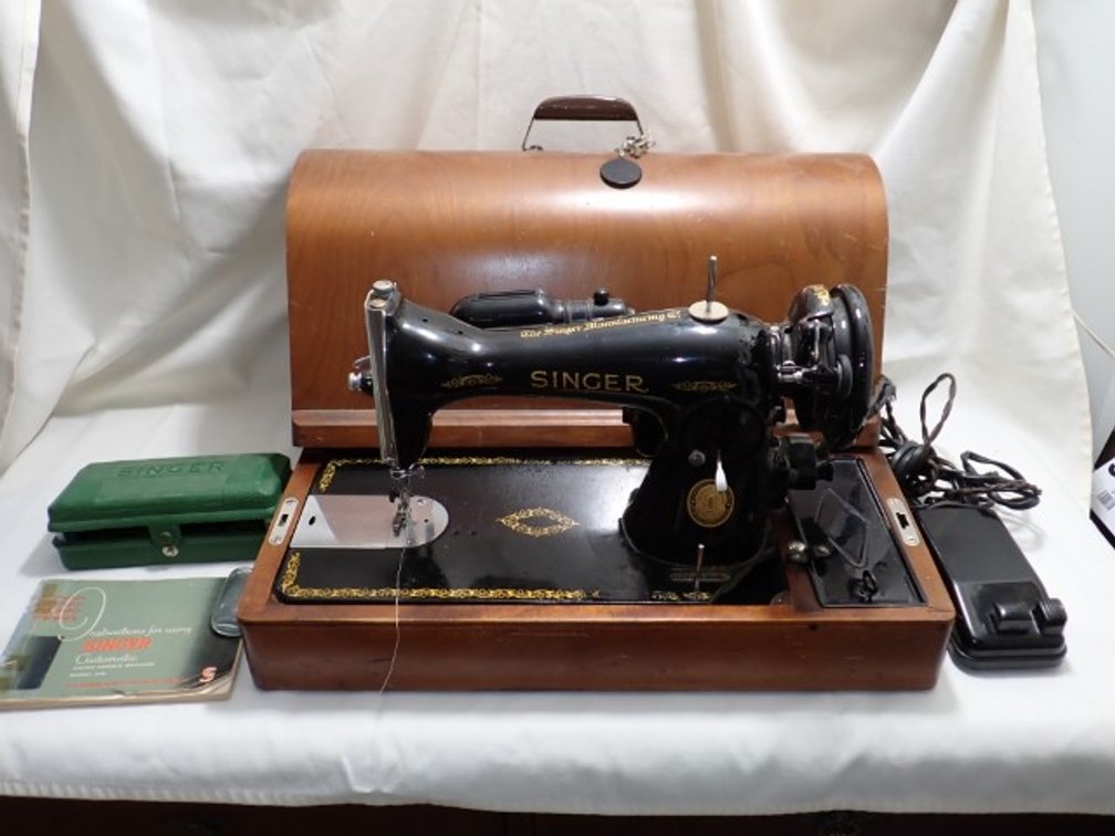 Singer Dome Topped Carry Case