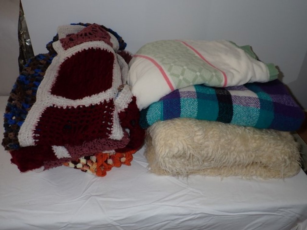 Afghans, Woolen Underpad +