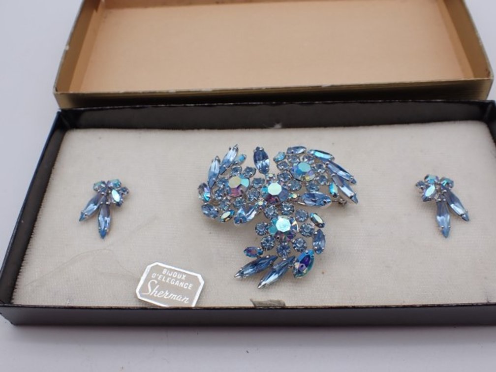 Sherman Demi-Parure