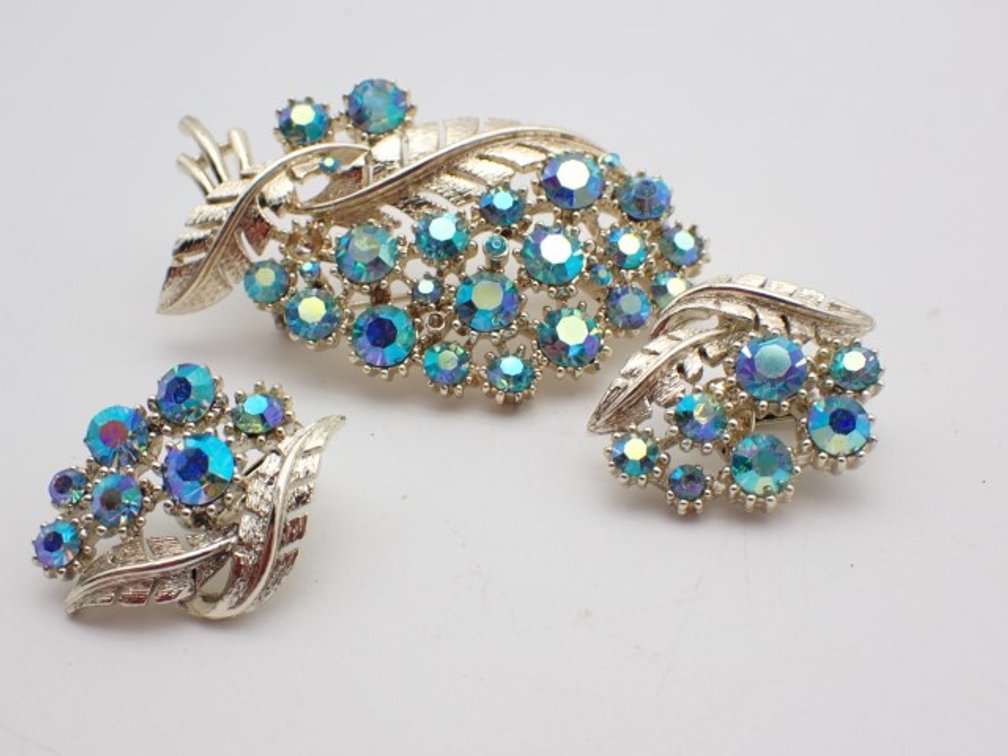 Demi-Parure