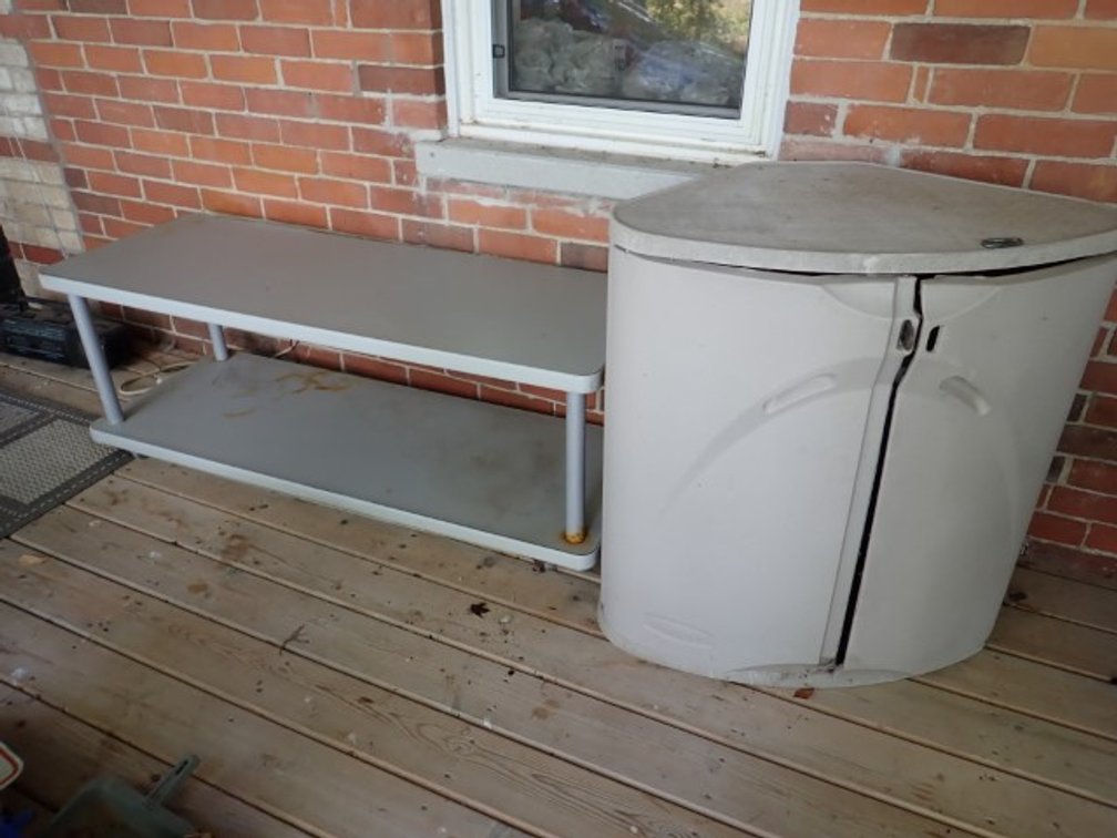 Rubbermaid Cabinet and stand