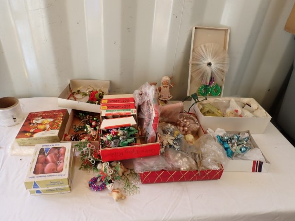Poinsettia Gift and Party Trims
