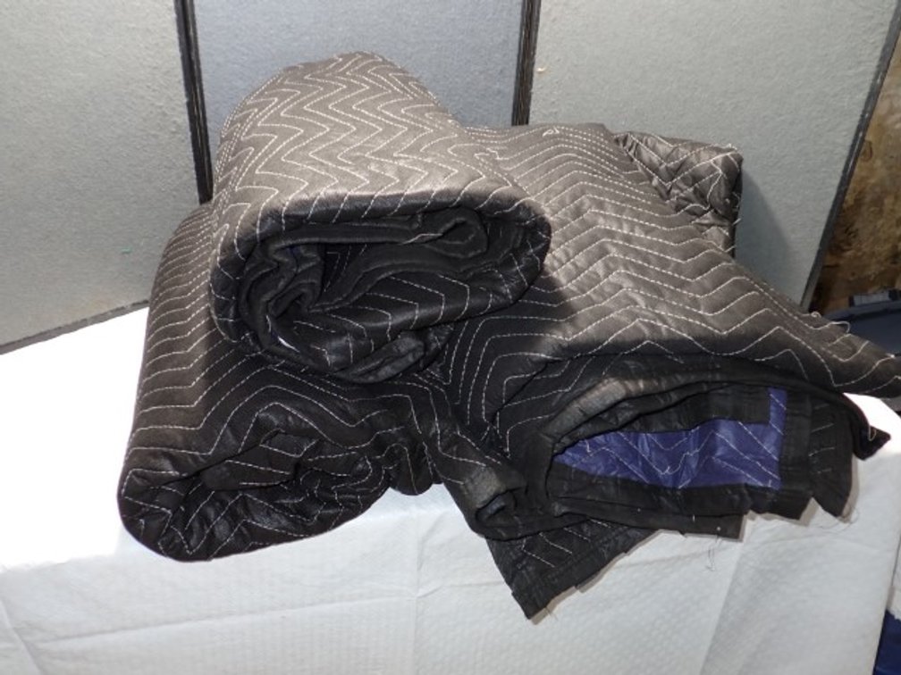 Moving Blankets in Tote #1