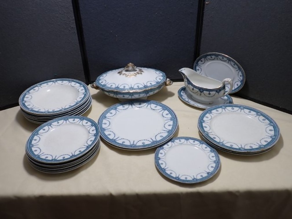 Venice Dinnerware
